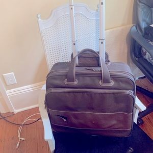 ECCO Designer Under Seater/Personal Item Carry on luggage Work Bag. Retail$499.